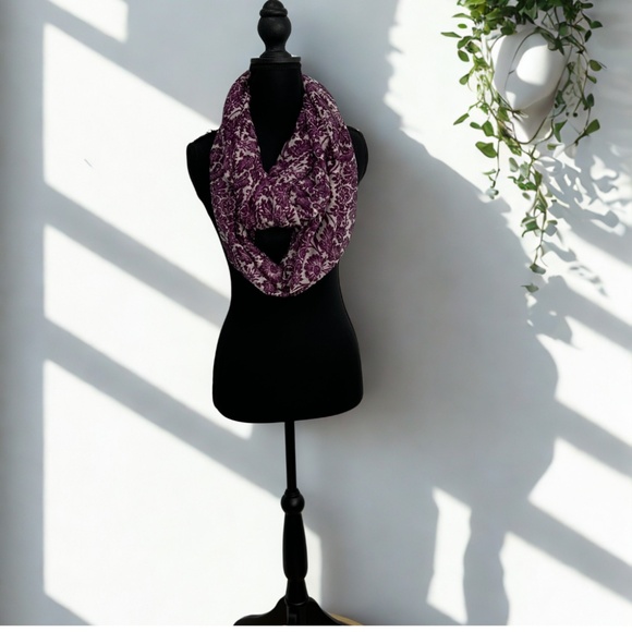 Charming Charlie  Women's  Infinity Scarf /Wrap Plum Purple with Floral Pattern - Picture 1 of 6